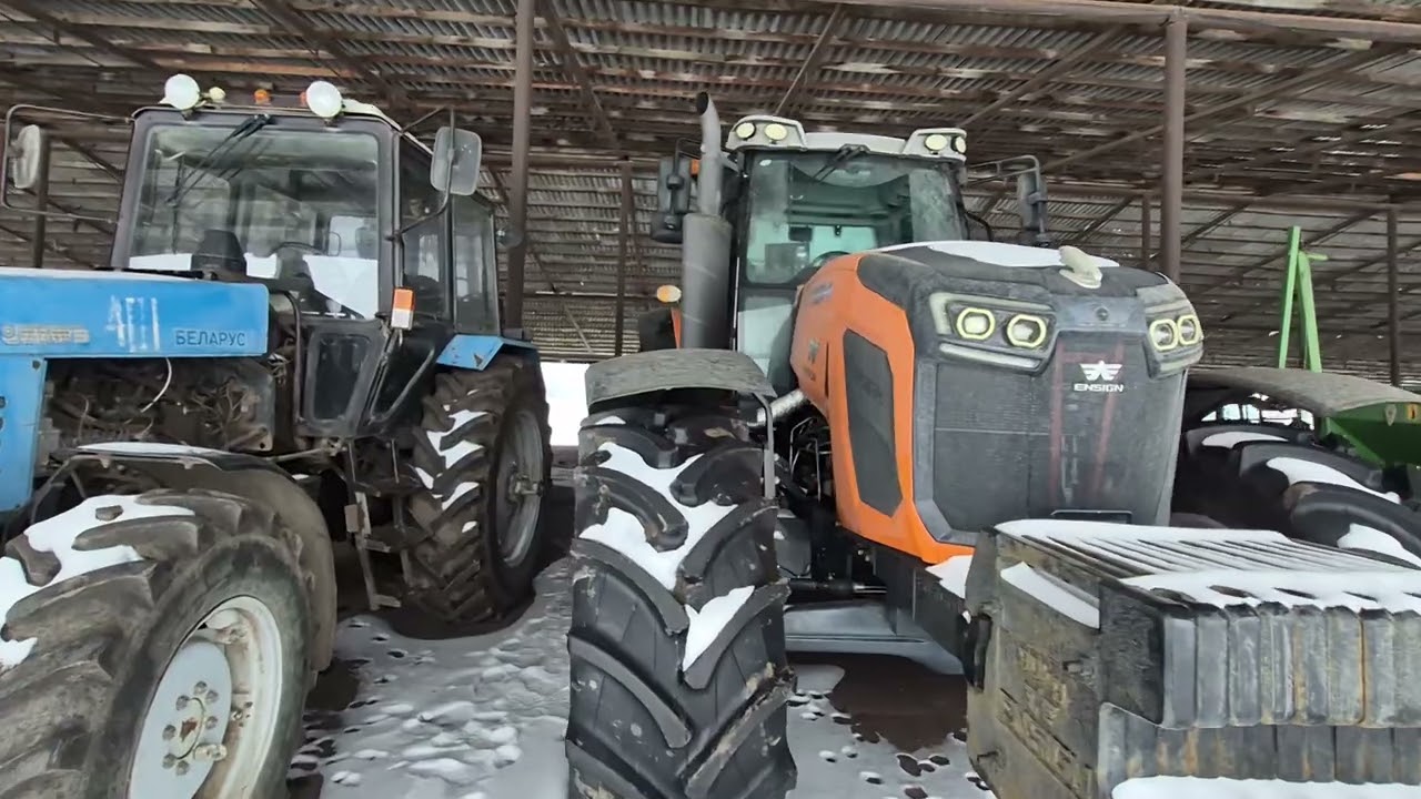 Купили нам в бригаду трактор  под сеялку 