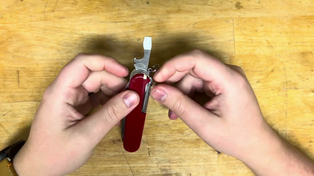 Multitool Carry Review: Victorinox Deluxe Tinker