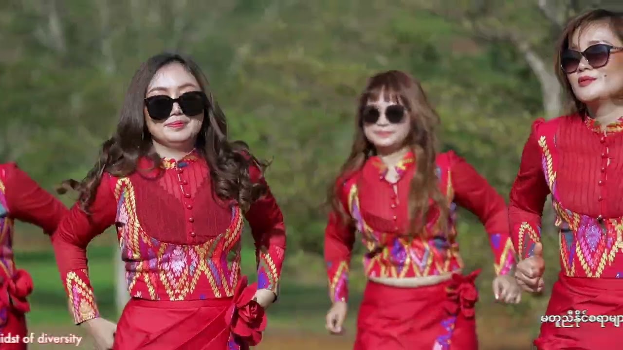 LASHI HKAWN HKAWN - မွန်မြတ်စိတ်နဲ့ အလှဆောင် (OFFICIAL MUSIC VIDEO)