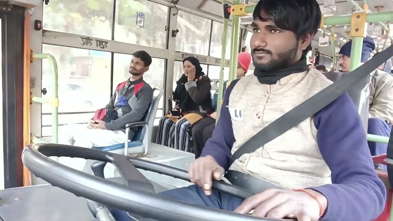 डीटीसी बस का सफर अवधेश ब्लॉक के साथ👈👈#viral #youtube #awadheshvlogs5300 #viralvideo #travel #vlog 