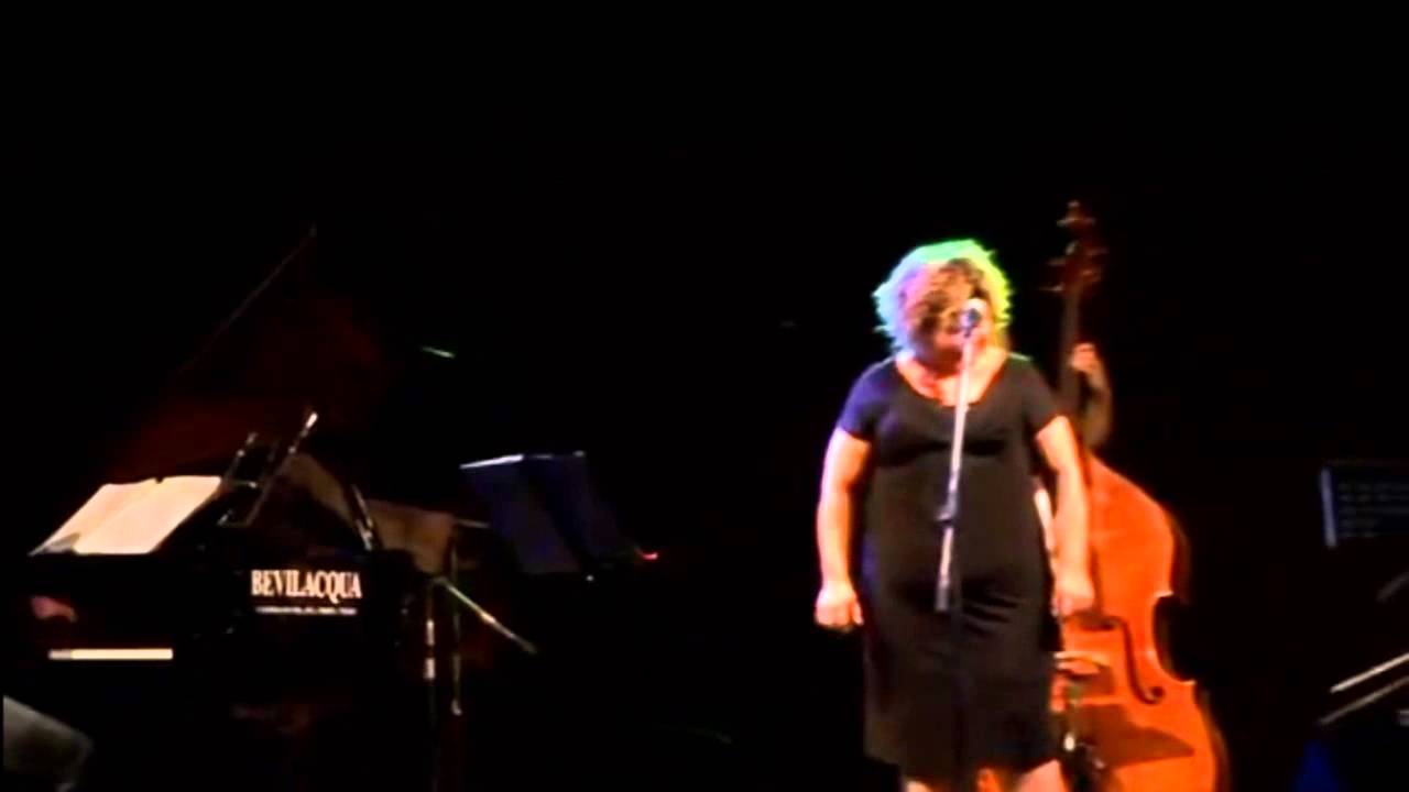 LINDA VALORI - Eyala - Richard Bona