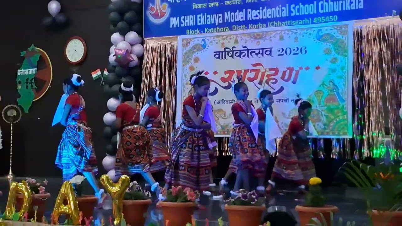 Class 6th Girls dance