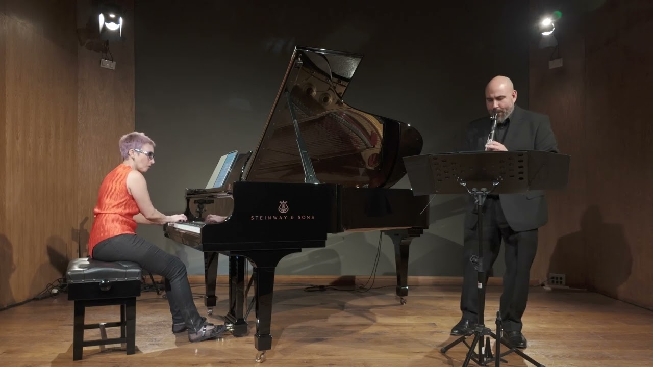 HANGING ON THE EDGE for Bb clarinet and piano by Ruben Zahra
