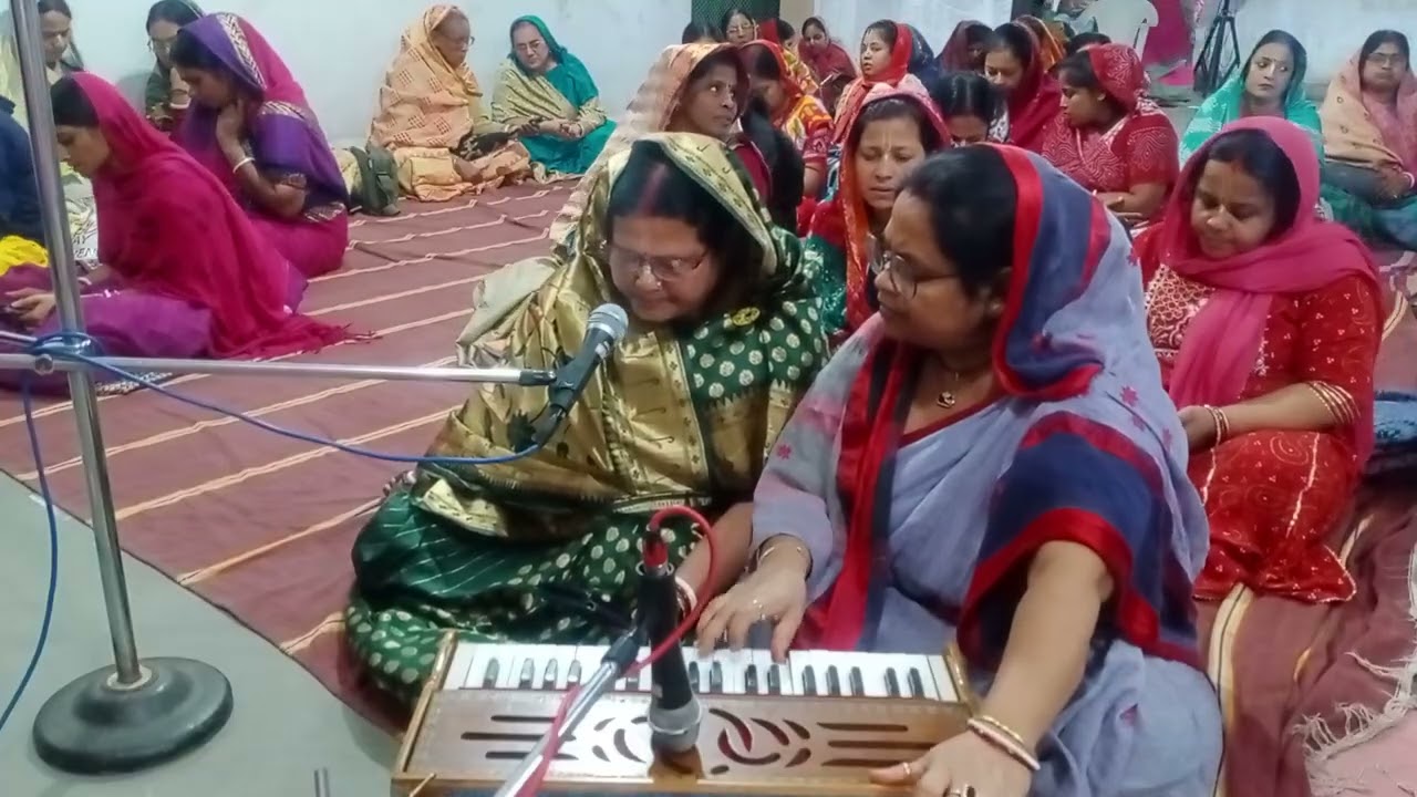 Advaita Ashtakam by H.G Sarvada Radhika Devi Dasi.