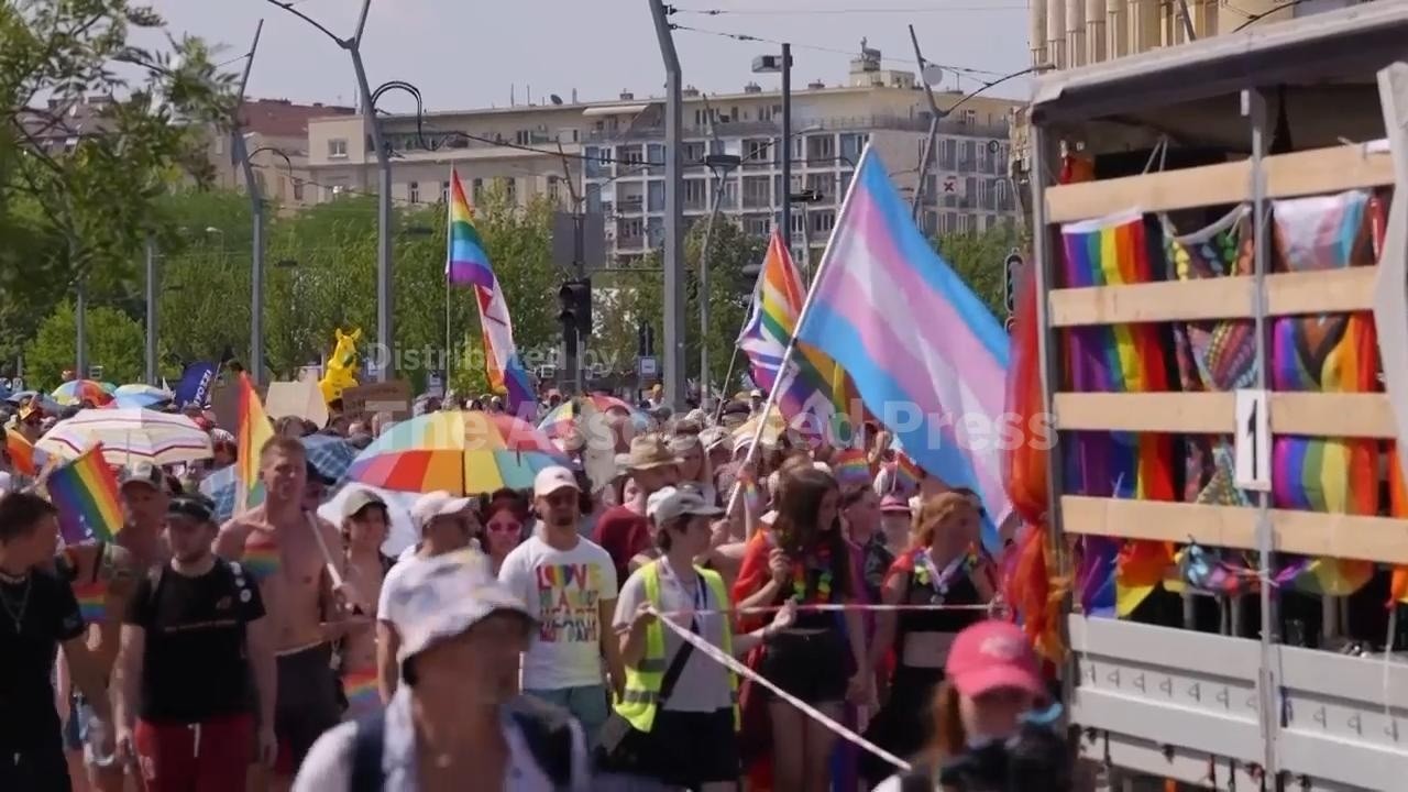 Thousands march at the Budapest Pride, the first after Orb&aacute;n-era