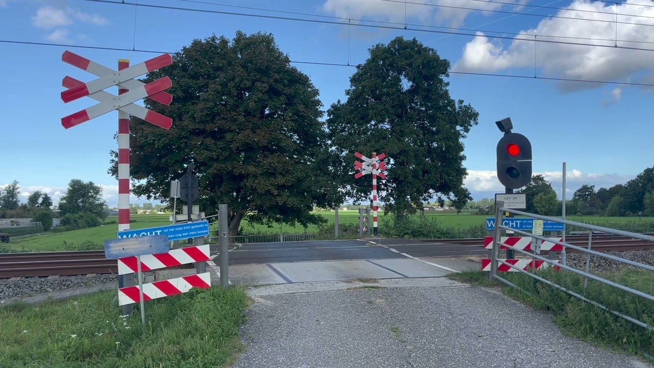 Spoorwegovergang Lisse // Dutch Railroad Crossing
