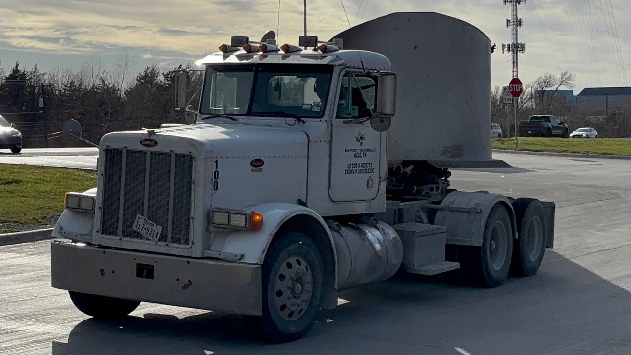 March truck spotting and some freightliner classics and more!!!￼