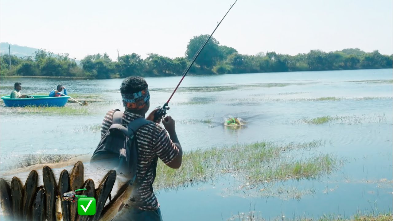 పడవతో పోటీకి వచ్చిన arshu bhai 😱!  ఎక్కువ చేపలు పట్టింది ఎవరు? 🥶