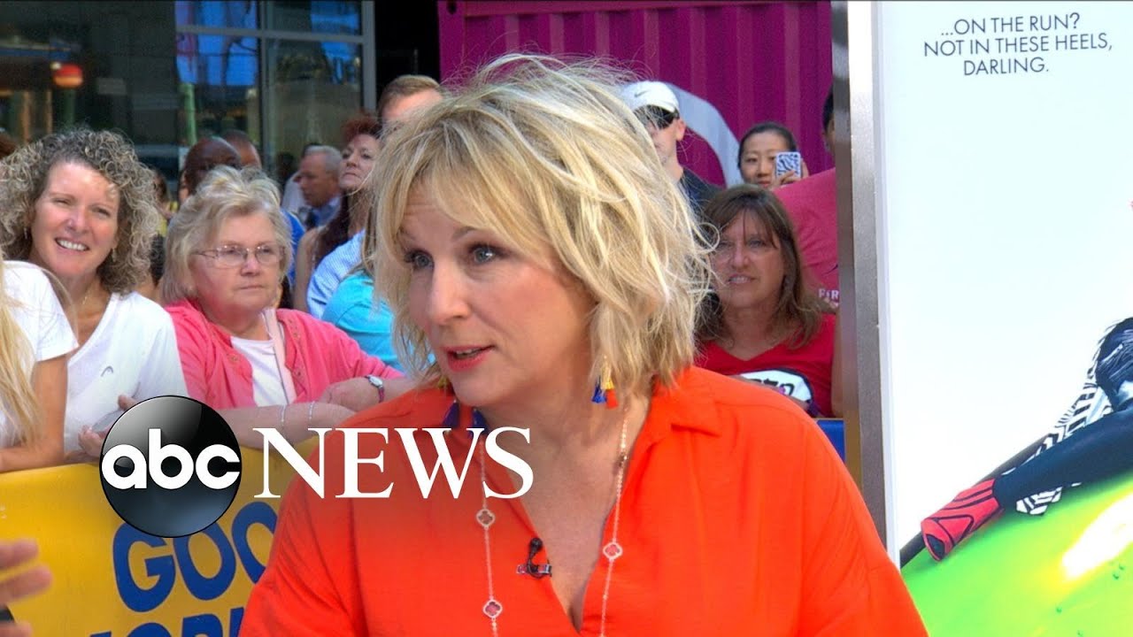 Jennifer Saunders Talks 'Absolutely Fabulous: The Movie'
