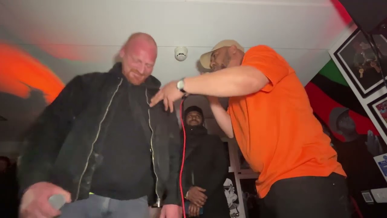 HULK VS EMERGE MC (RAP BATTLE)