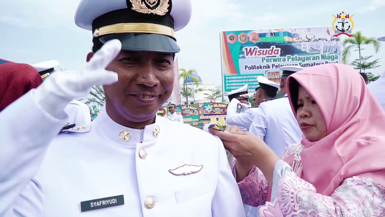 WISUDA PERWIRA PELAYARAN NIAGA ANGKATAN PERTAMA POLTEKPEL SUMBAR