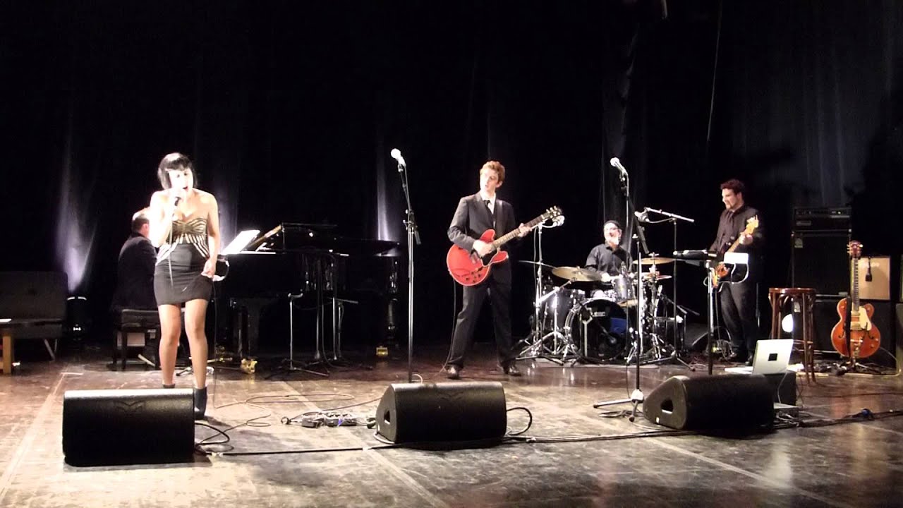 Fais-moi mal Johnny avec Carmen Maria Vega