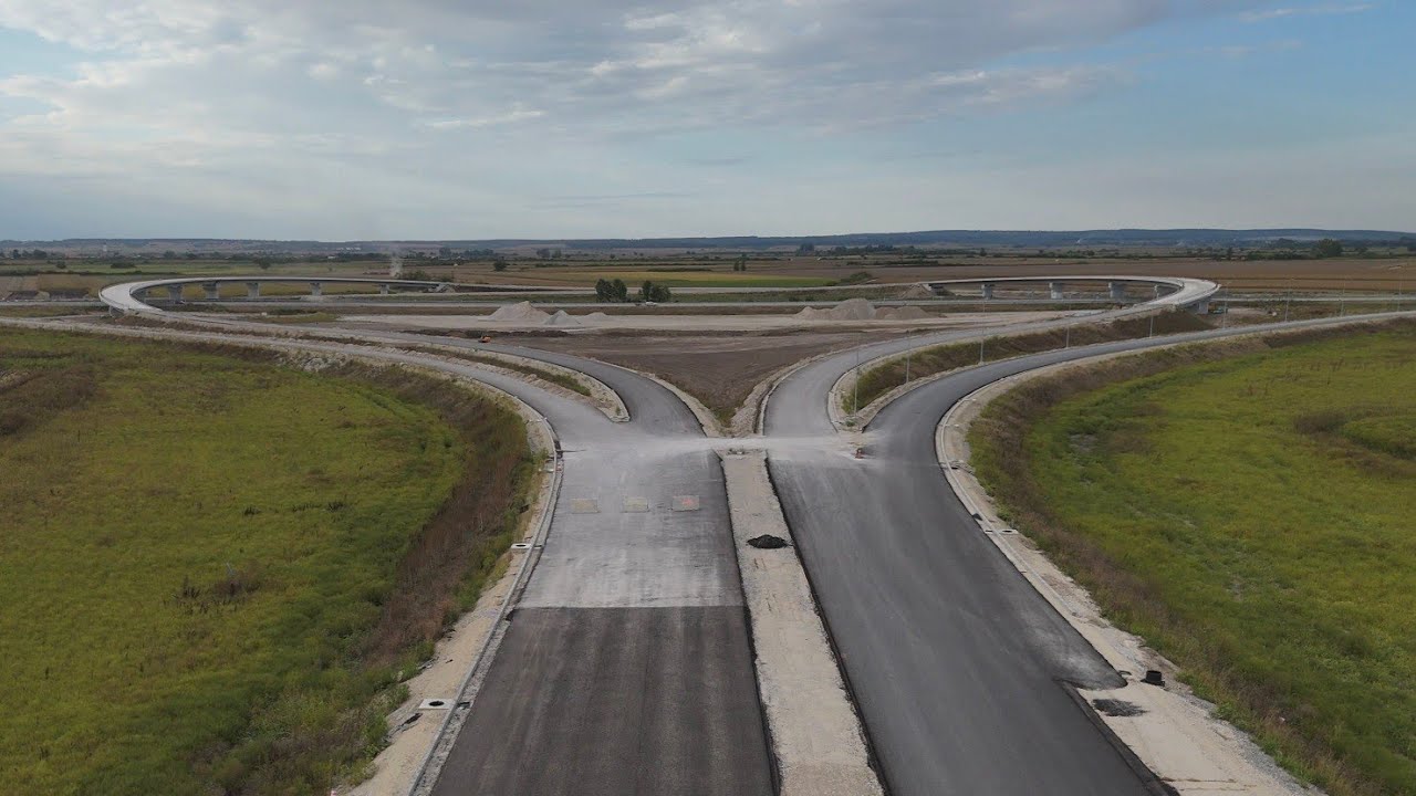 Petlja Kuzmin - dron snimak i vožnja petljom