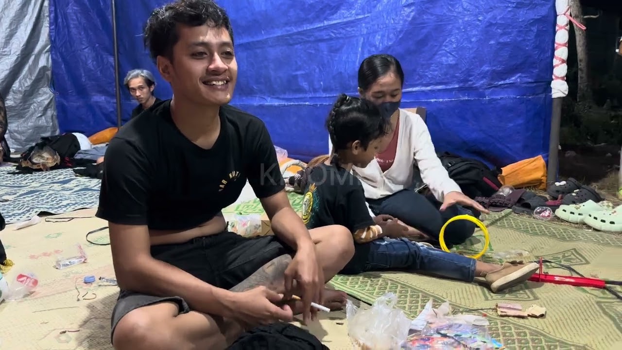 DIBALIK LAYAR PEMENTASAN ! ADA APA DENGAN PAK LIKA DAN MBAK DINDOT & ADA PESAN APA UNTUK TUAN RUMAH?