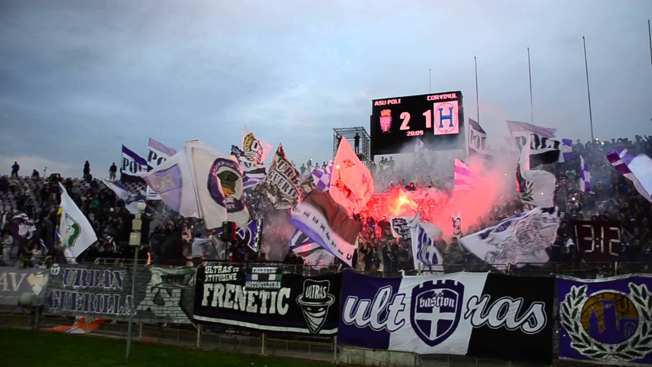 ASU Poli Timisoara - Corvinul Hunedoara coregrafie pirotehnice pe Dan Paltinisanu