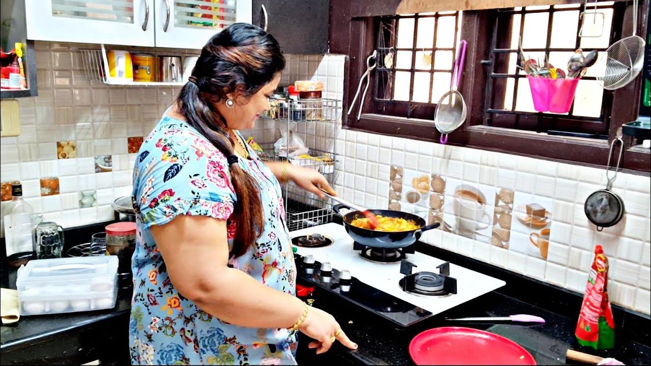 2 ಮೊಟ್ಟೆ ಇದ್ರೂ ಎಲ್ಲರೂ ಊಟ ಮಾಡಬಹುದು|ಸೂಪರ್ ಆಗುತ್ತೆ ಟ್ರೈ ಮಾಡಿ |Lockdown Egg Masala ! |PriyasRecipes 21