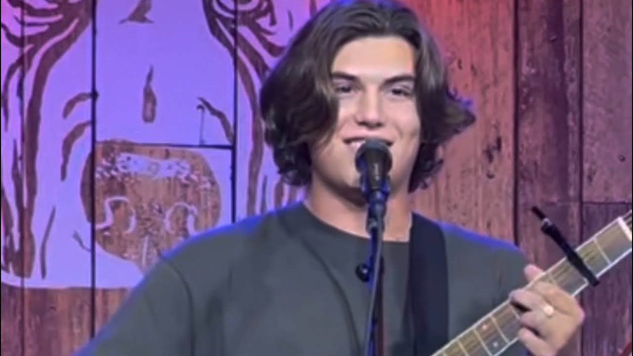 Kingston Rossdale 1st Live Performance from Debut Showcase
