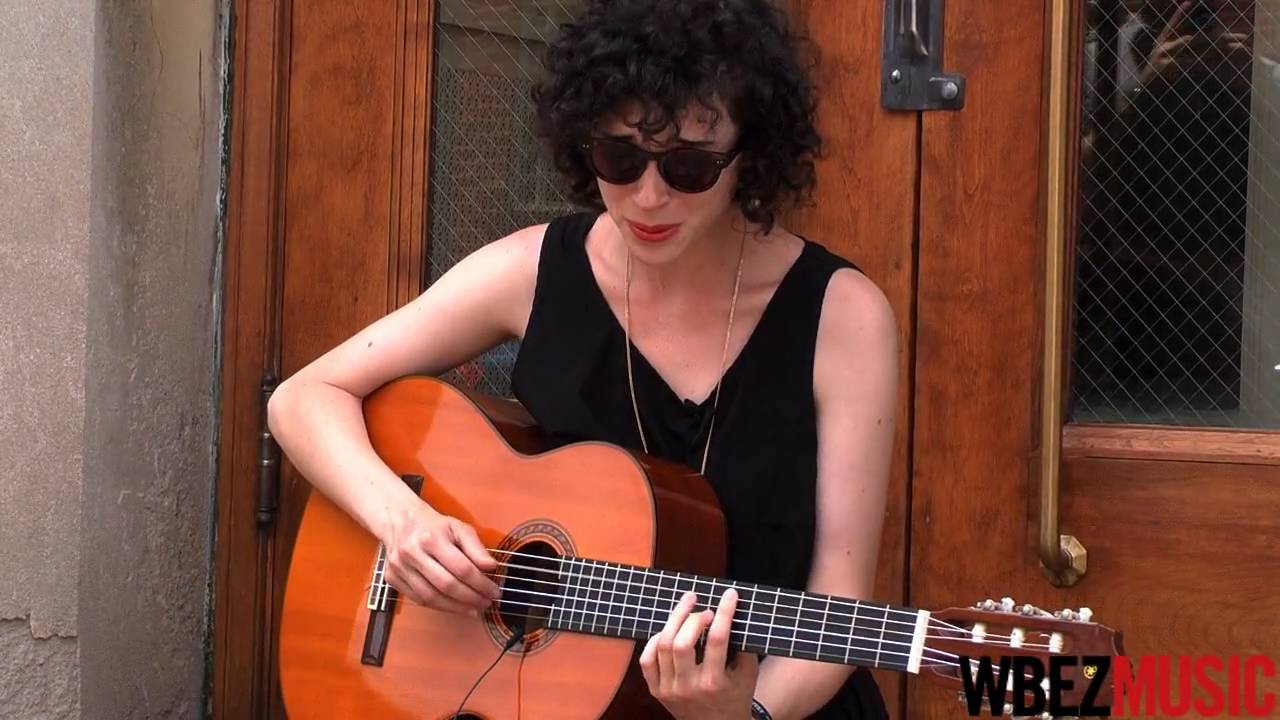 St Vincent performs Actor Out of Work in an L session