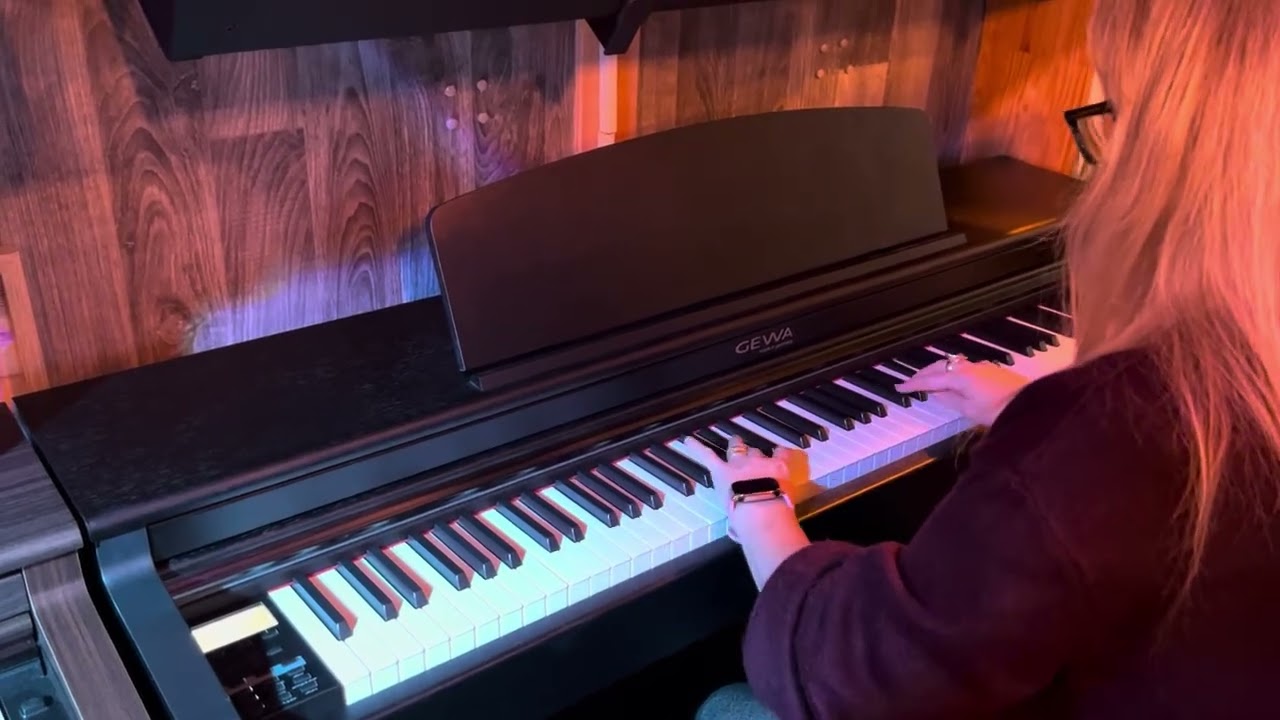 Gewa UP360G Satin Black Digital Piano | Piano Demonstration