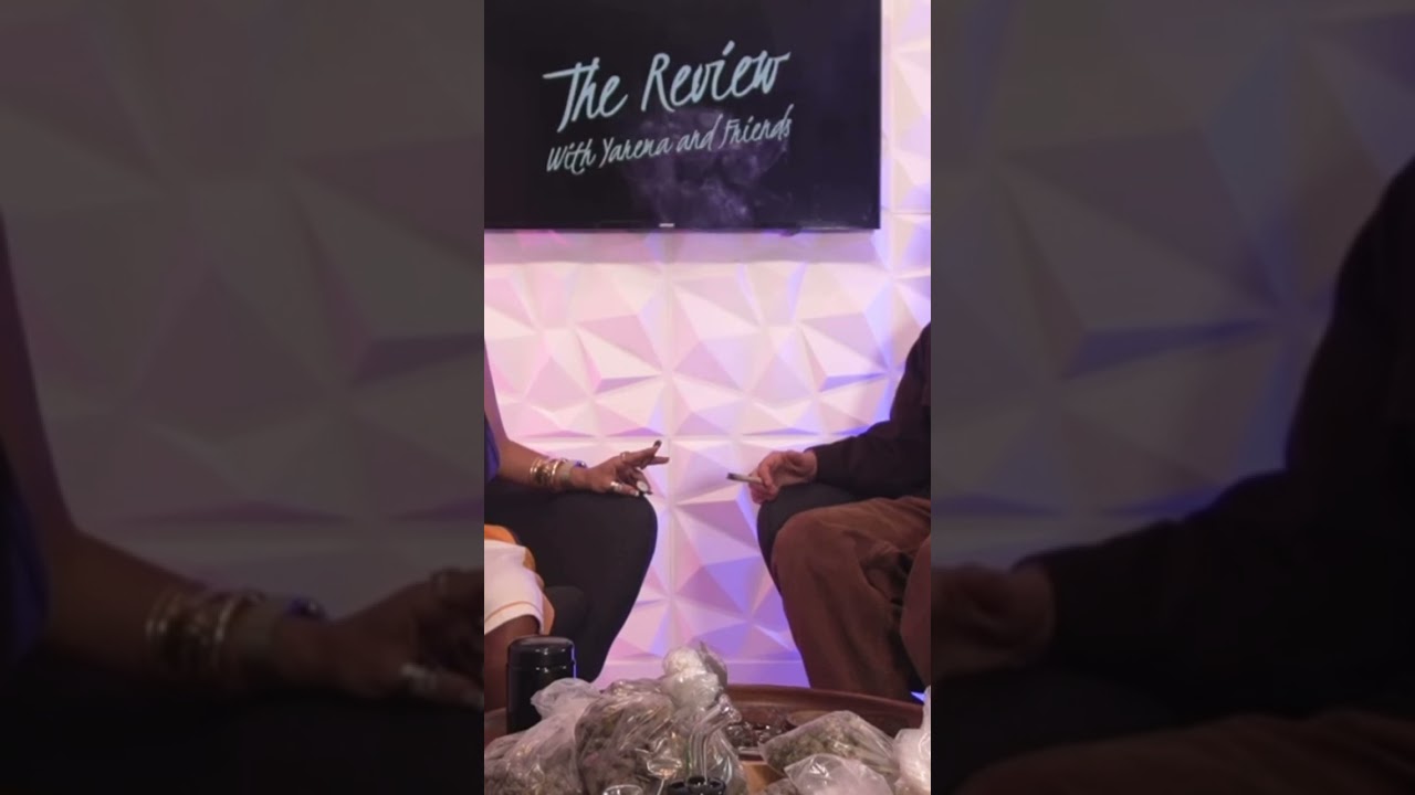 SNOOP DOGG PROFESSIONAL ROLLER SAYS SHE ROLLED BLUNTS FOR ANYONE WHO HAS BEEN WITH SNOOP #snoppdogg