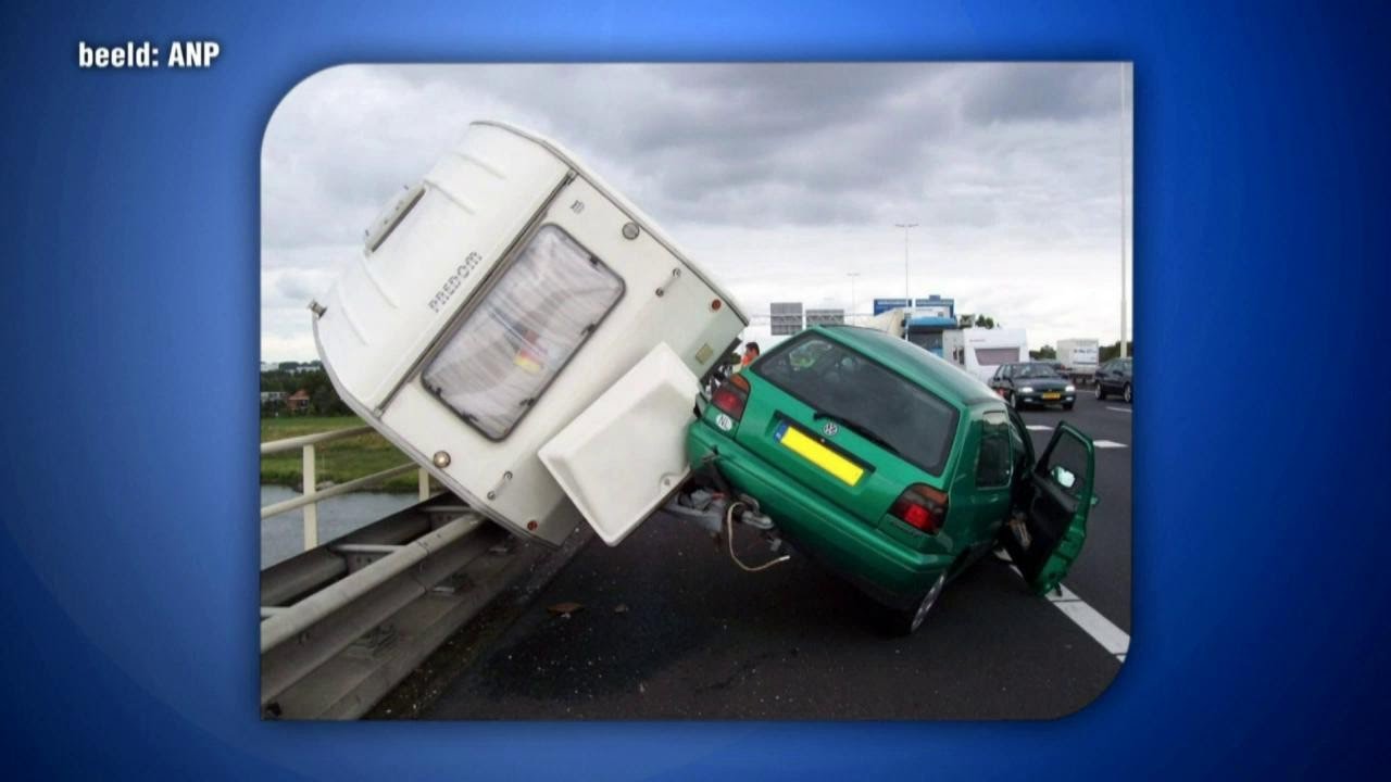 Overbeladen caravan levensgevaarlijk