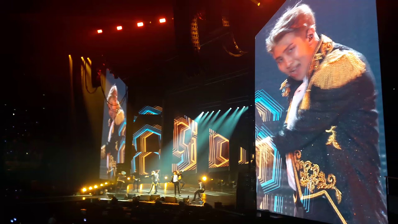 BTS WORLD TOUR IN PARIS 19/10/18 - OPENING,  IDOL