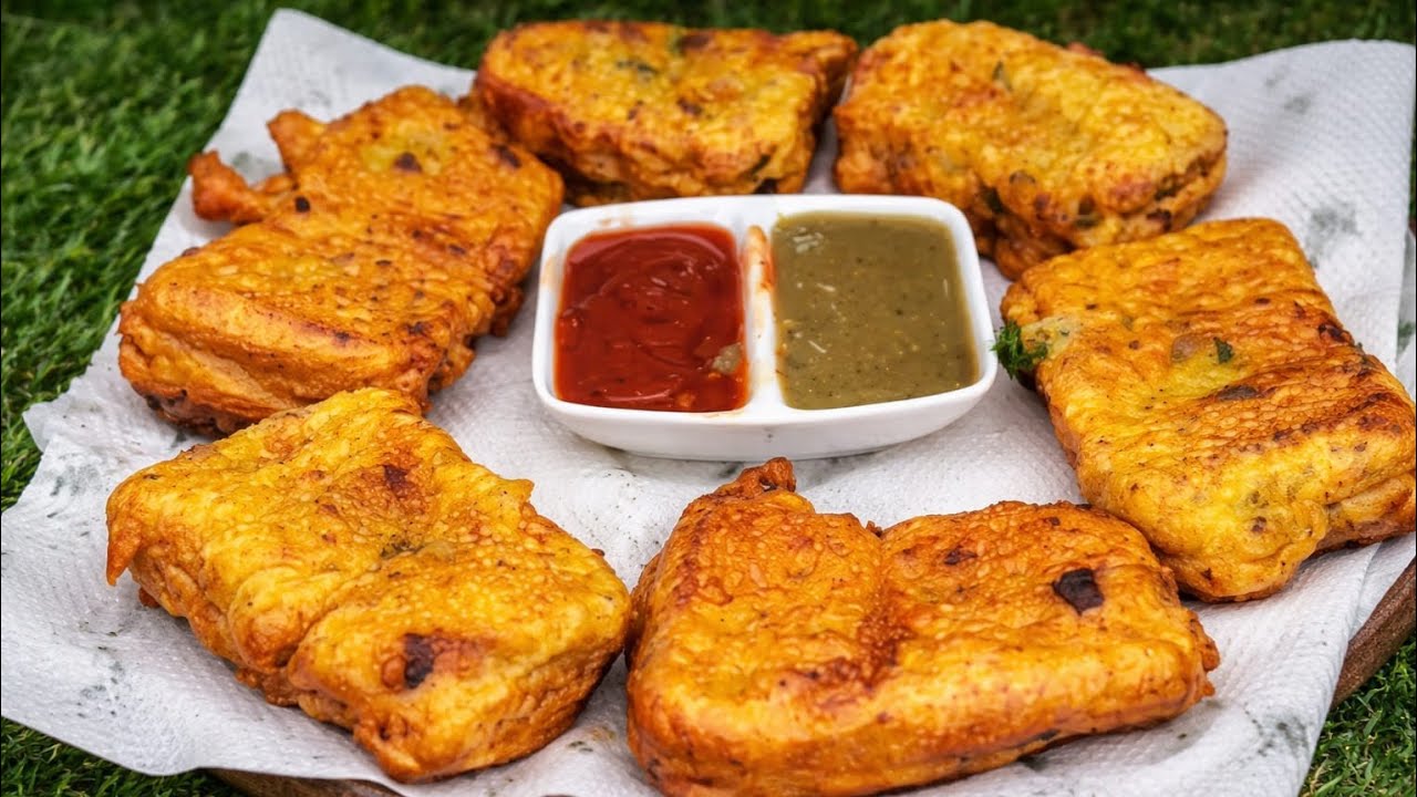 गरमागरम ब्रेड पकोड़े 🥪🔥 अंडा भुजिया की स्टफिंग के साथ!एक बार खाओ, बार-बार बनाने का मन करेगा 😍
