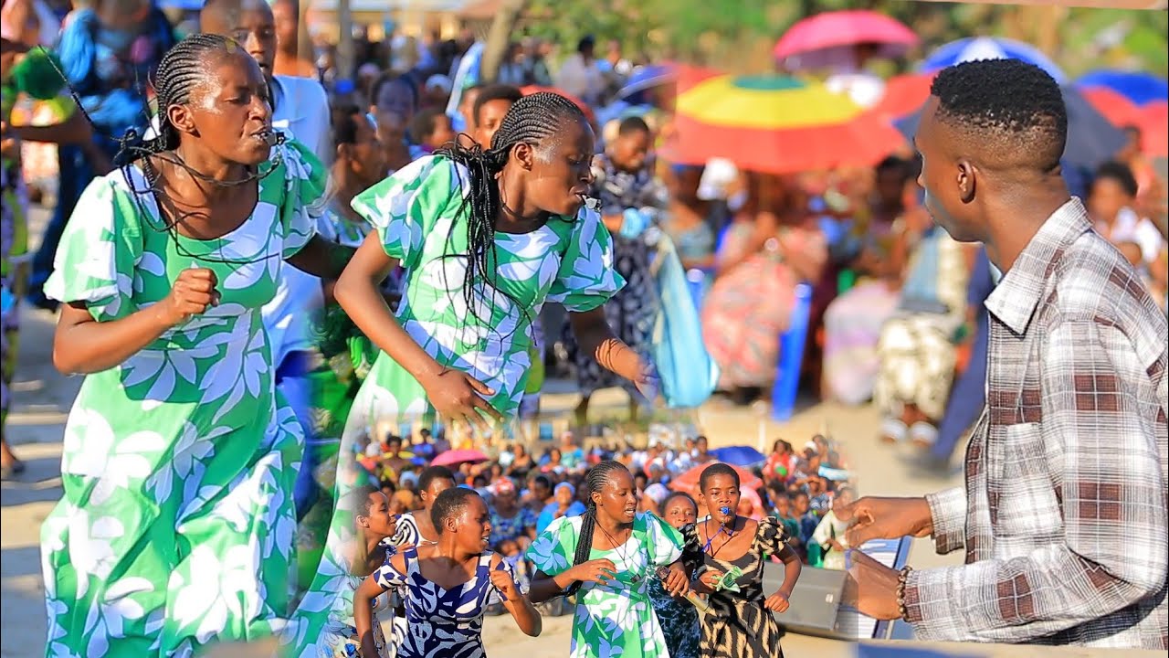 MUNKAMBI MOSES🎹KESSIE🔥 NA EBEZER MBEGA UMWANA UTAMBIRA IMANA /UMUNEZERO UDASANZWE MUGITARAMO
