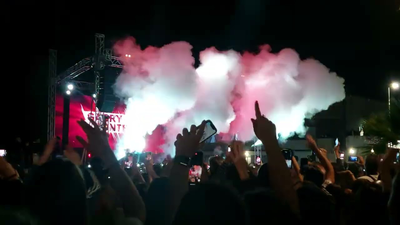 geordie @GabryPonte  live concerto Decimomannu .