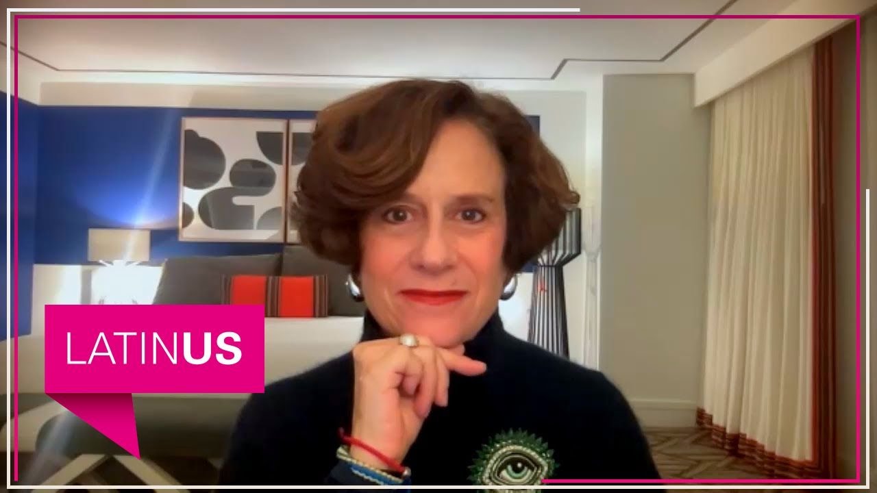 Claudia minando a Claudia: Denise Dresser