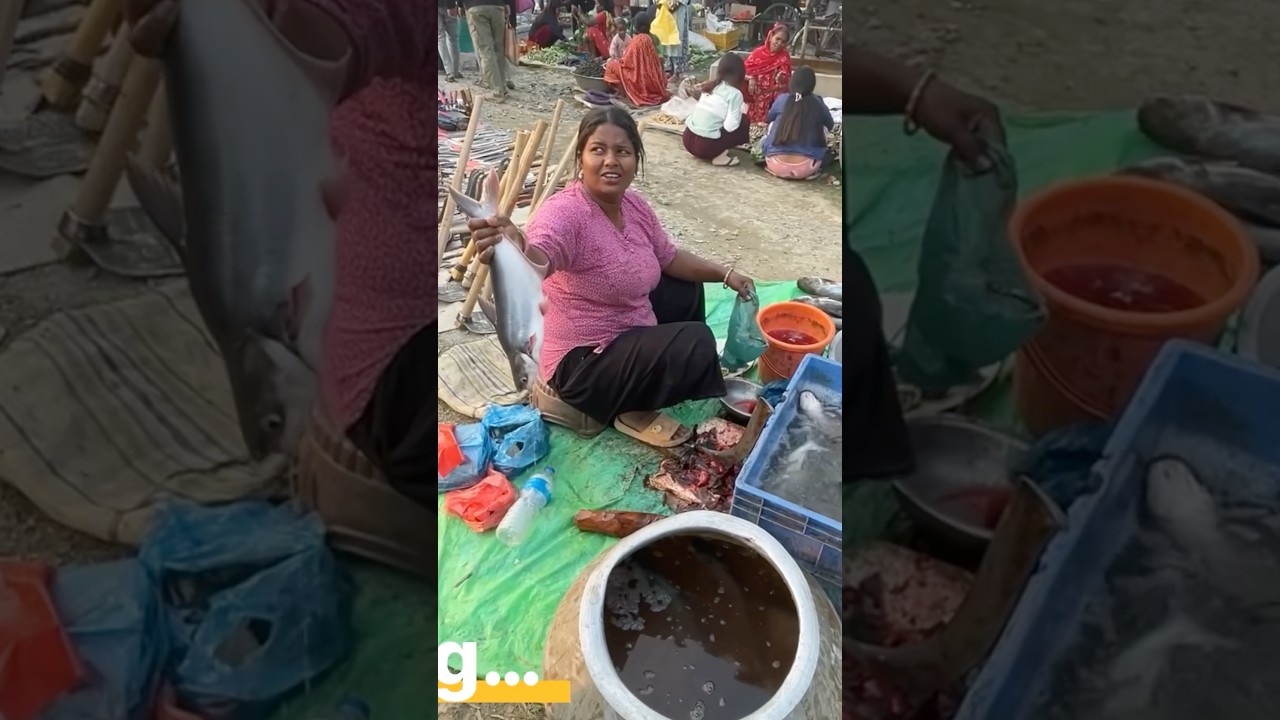 FISH MARKET IN NEPAL🐟🇳🇵#shorts#youtube#ytshorts #nepalimarket#nambindb #fishcutting#fishmarket