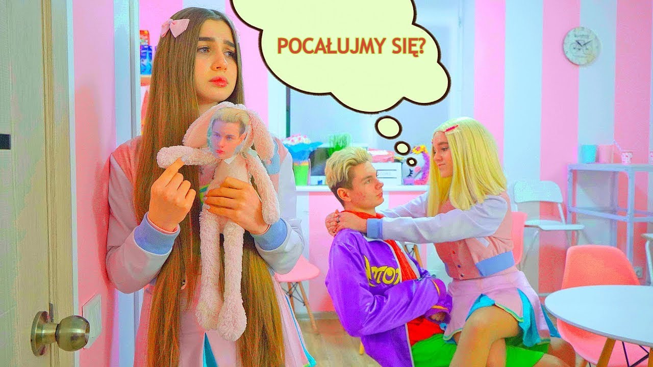 Pocałuj fajne nastolatki💋Popularna dziewczyna vs złej dziewczynie. Życie Diany i niezręczne sytuacje