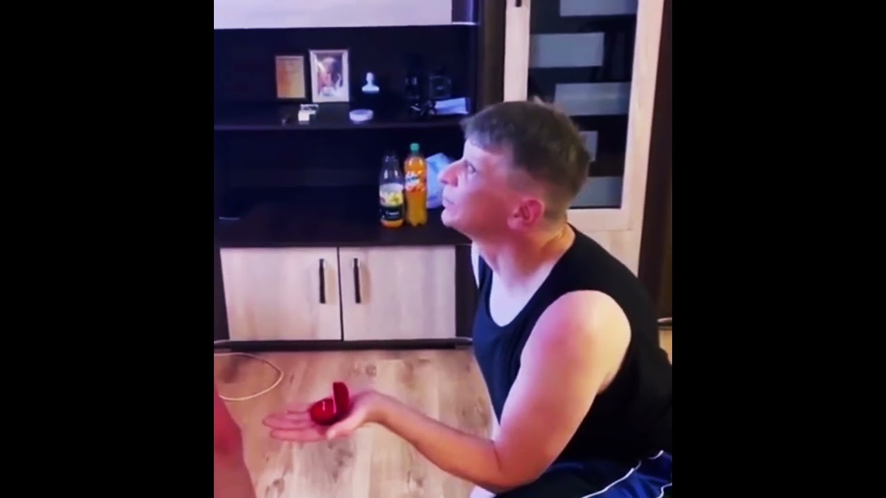 Major oświadcza się nowo poznanej kobiecie! #szkolna17 #us17 #viral #major #suchodolski #kononowicz