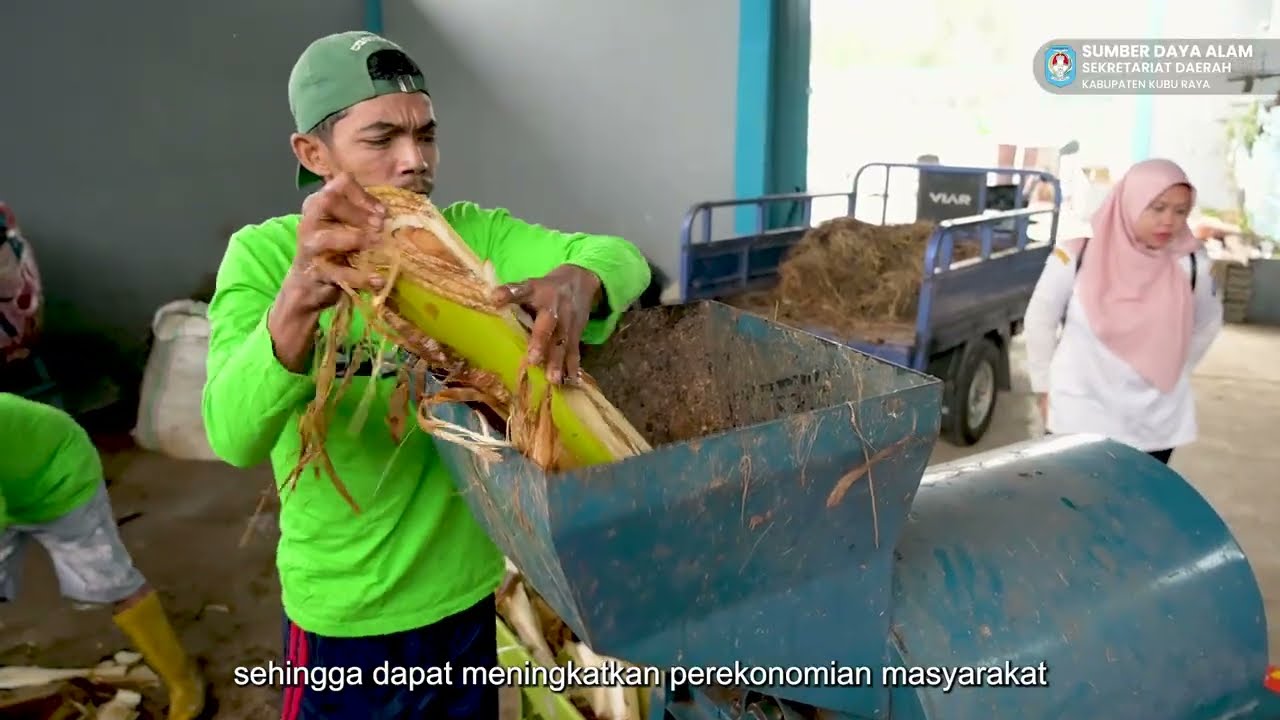 Pembuatan Pupuk Kompos Organik Di TPS3R Desa Pal Sembilan Kecamatan Sungai Kakap