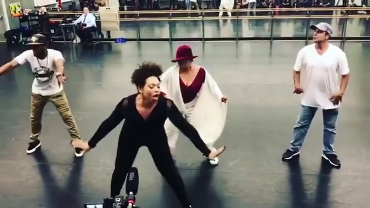 TISHA CAMPBELL MARTIN Rehearsing With Debbie Allen At Her Dance Academy [VIDEO}