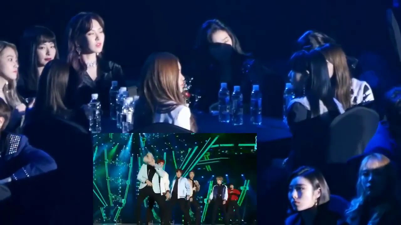 Fancam Red Velvet, Blackpink reaction to BTS DNA @ Seoul Music Awards SMA 2018