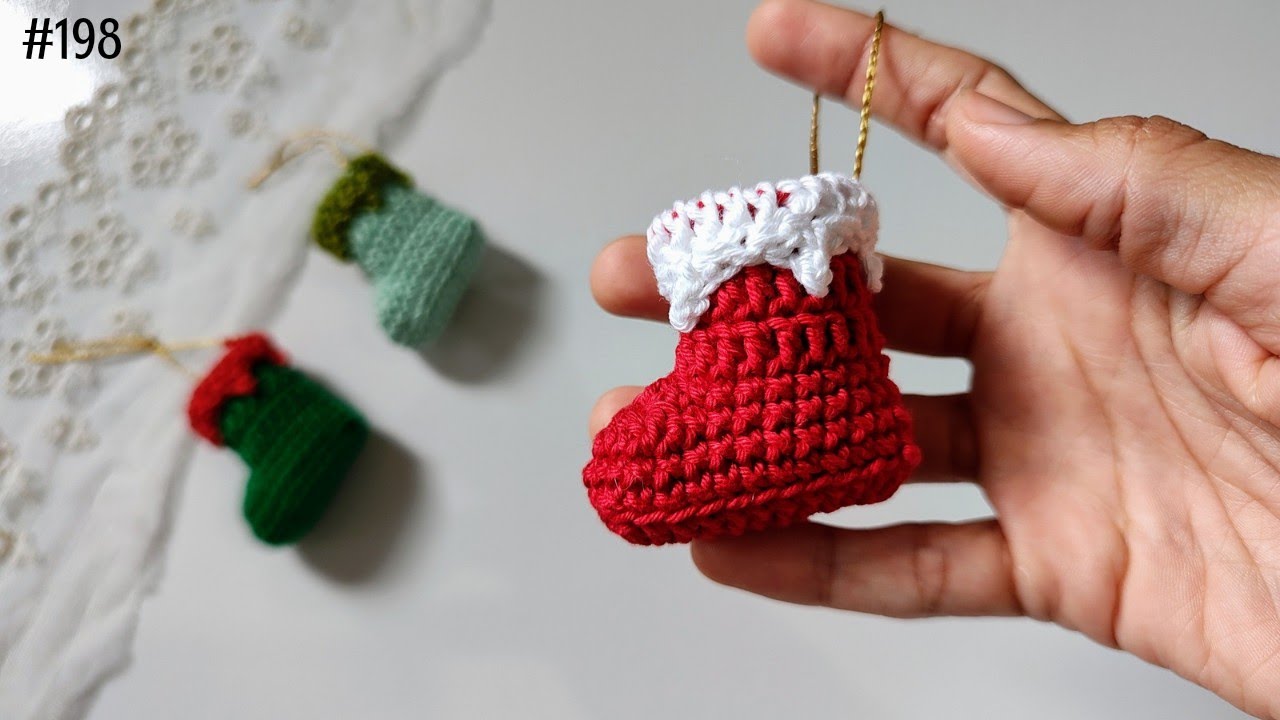 Рождественский брелок/украшение в виде Сапога Санты (с субтитрами)