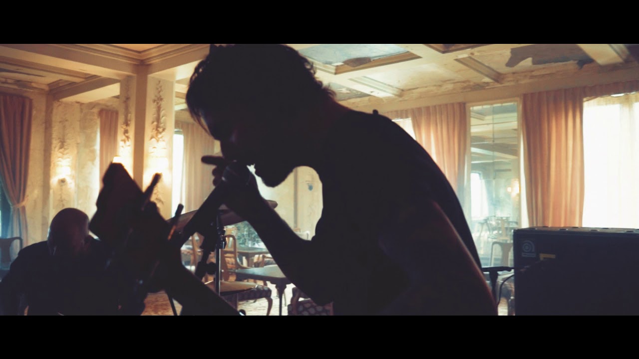 FJØRT - Couleur Hotelsession (Official Music Video)