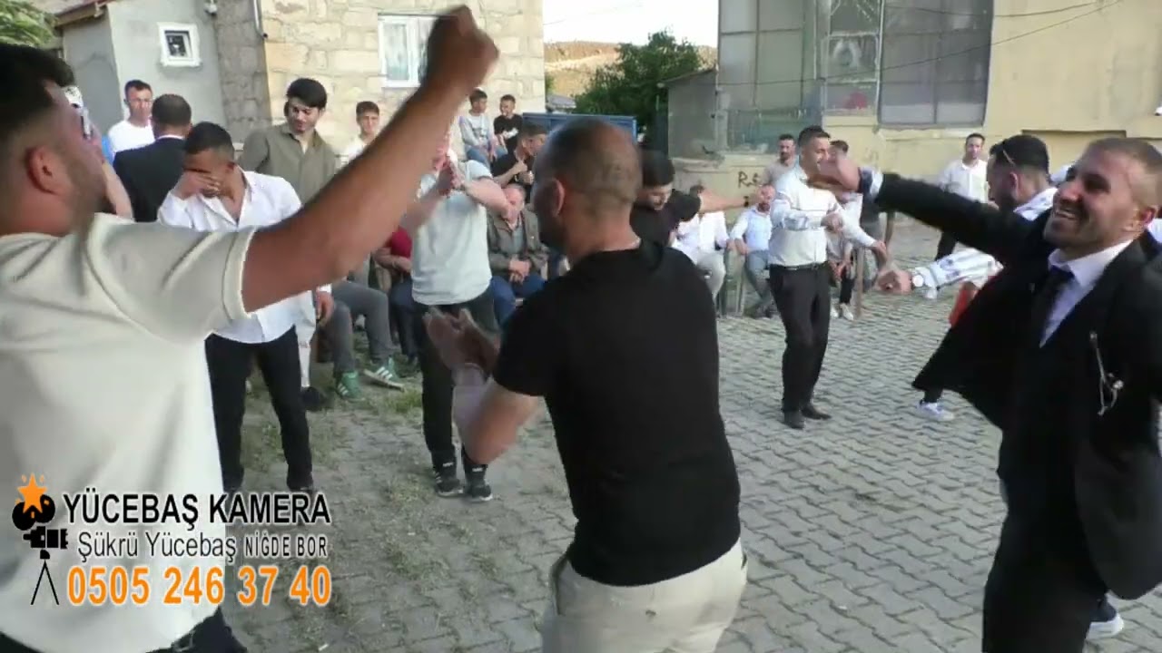 EMRE ÜLGENDEN GÜZEL OYUN HAVALARI  ŞİŞELER CUMALİ ÖZER DÜĞÜNÜNDEN BİR BÖLÜM   ULUÖREN GENCLERİ