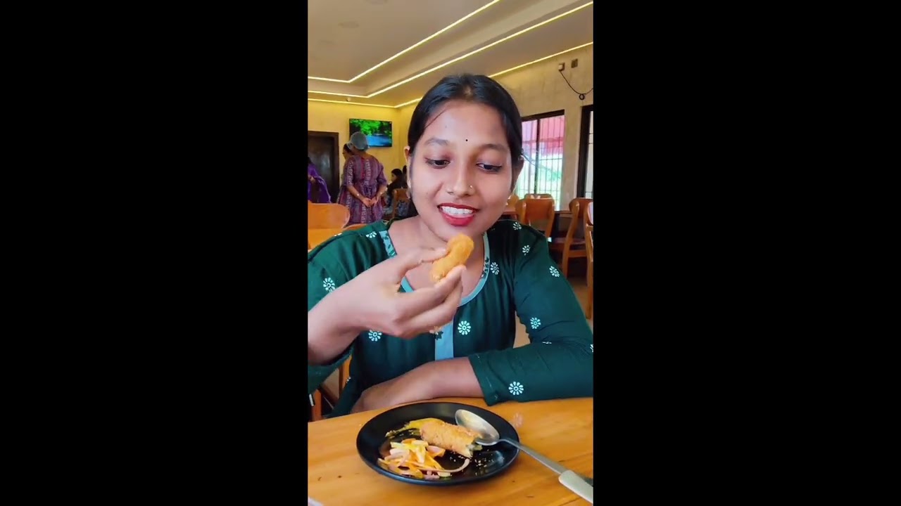 সবার সাথে অনেক দিন পর দেখা হয়ে খুব মজা করলাম😊✨