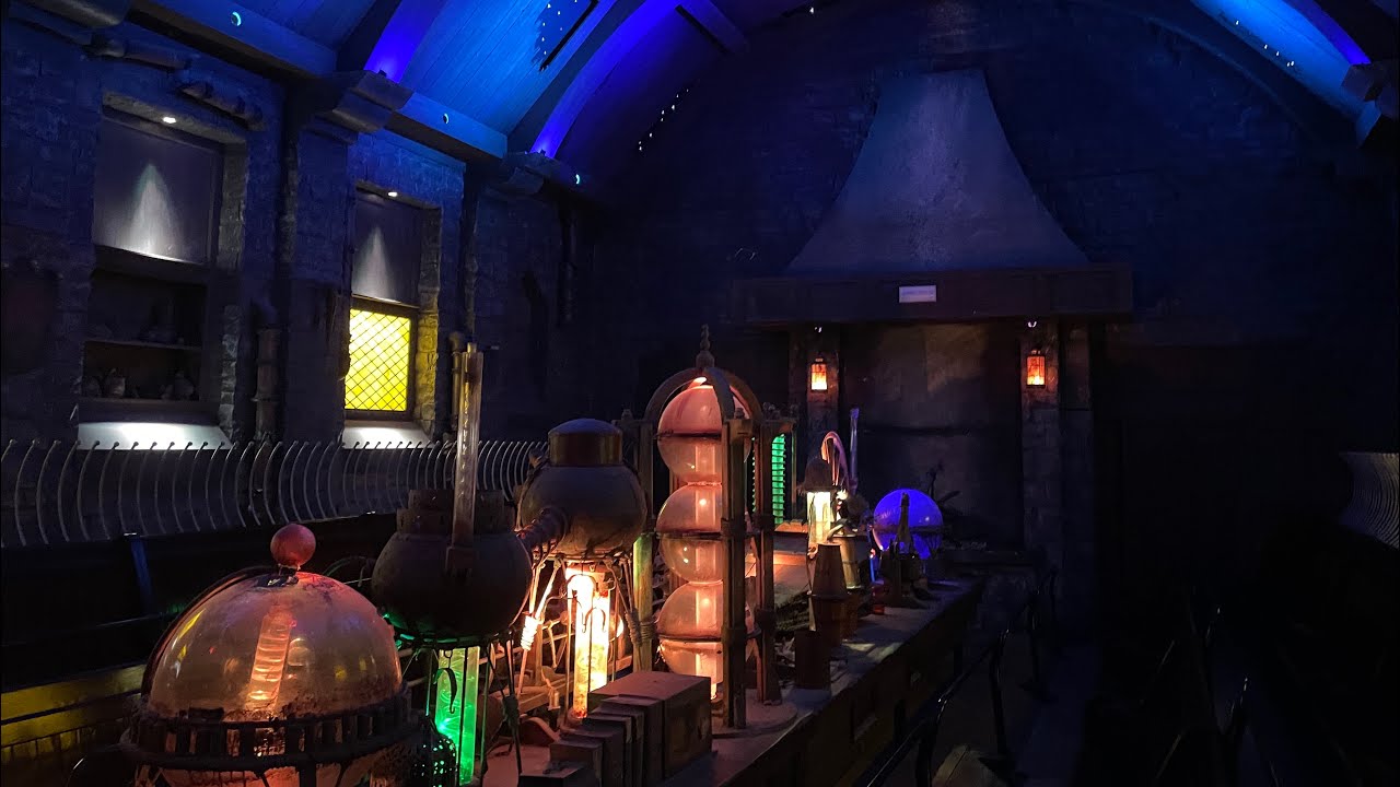Merlins Magic Castle - Onride 19-8-2024 - Walibi Holland