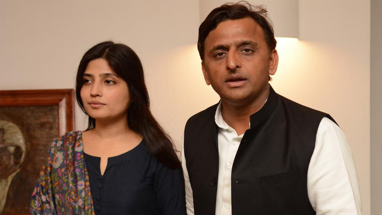 Only your wife stands by you in tough times: UP CM Akhilesh Yadav