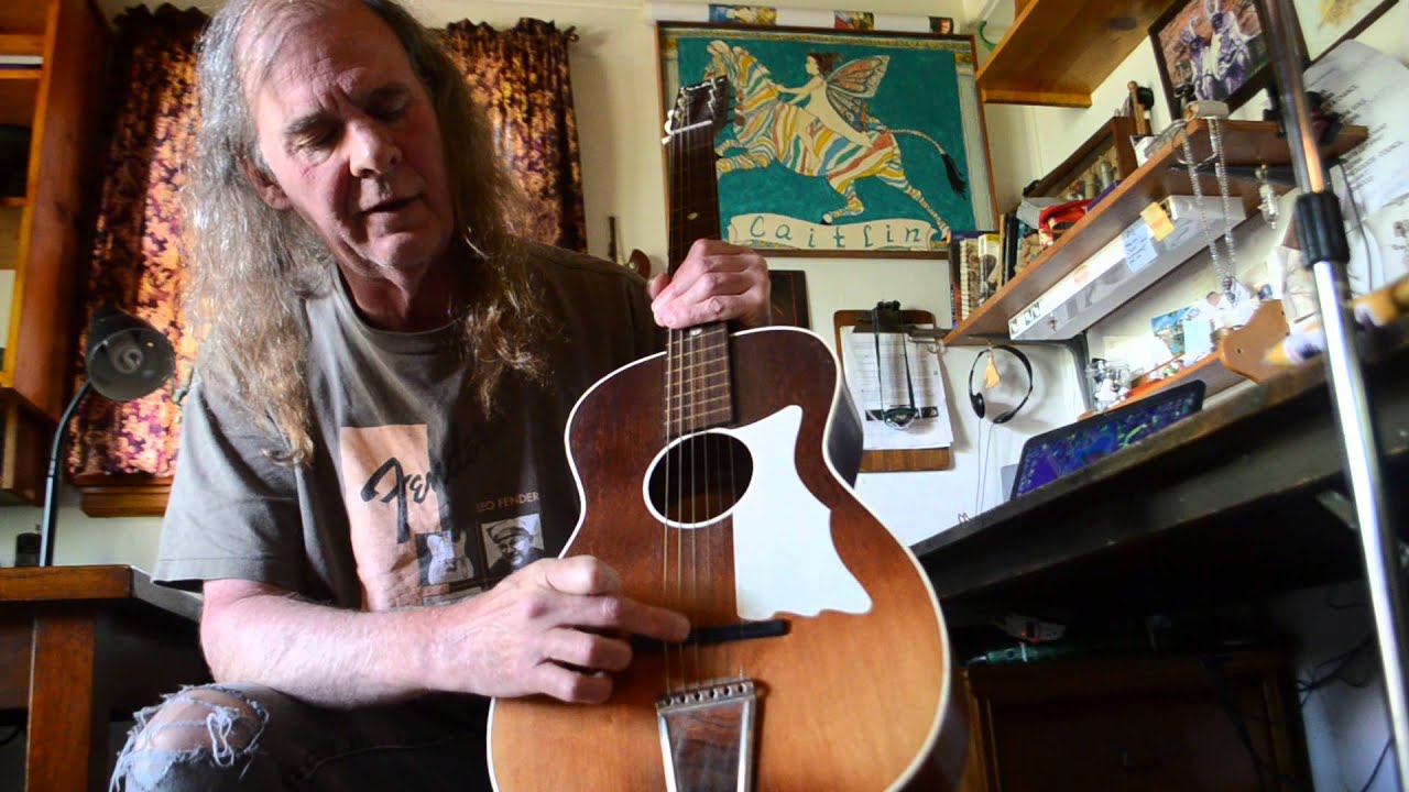 Vintage AIRLINE Acoustic Guitar Demonstration