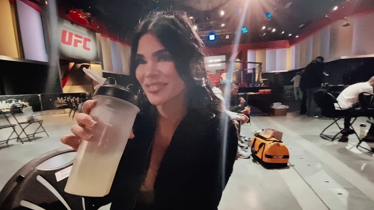 Rachael Ostovich Vlog - Day 3