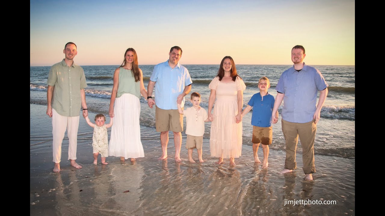 A lovely family here from Iowa on #FtMyersBeach from Iowa...