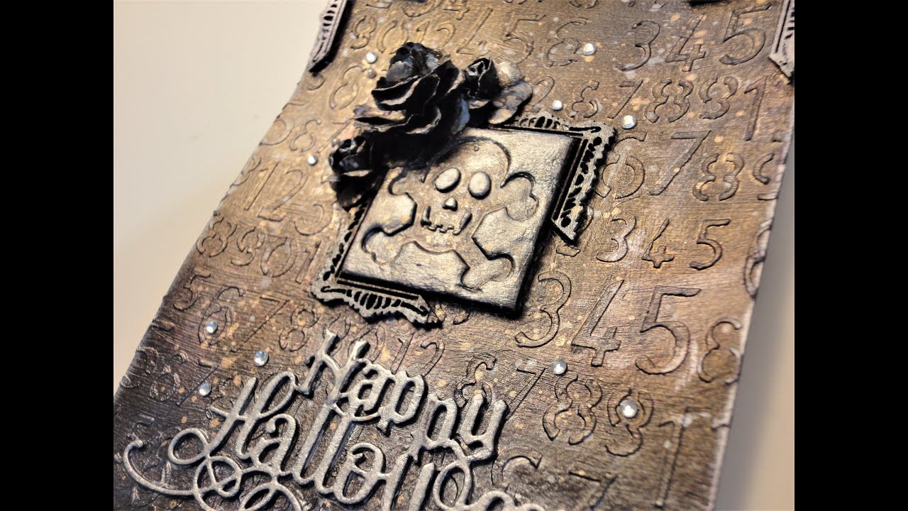 Essai mixed media pour une couverture mini album !