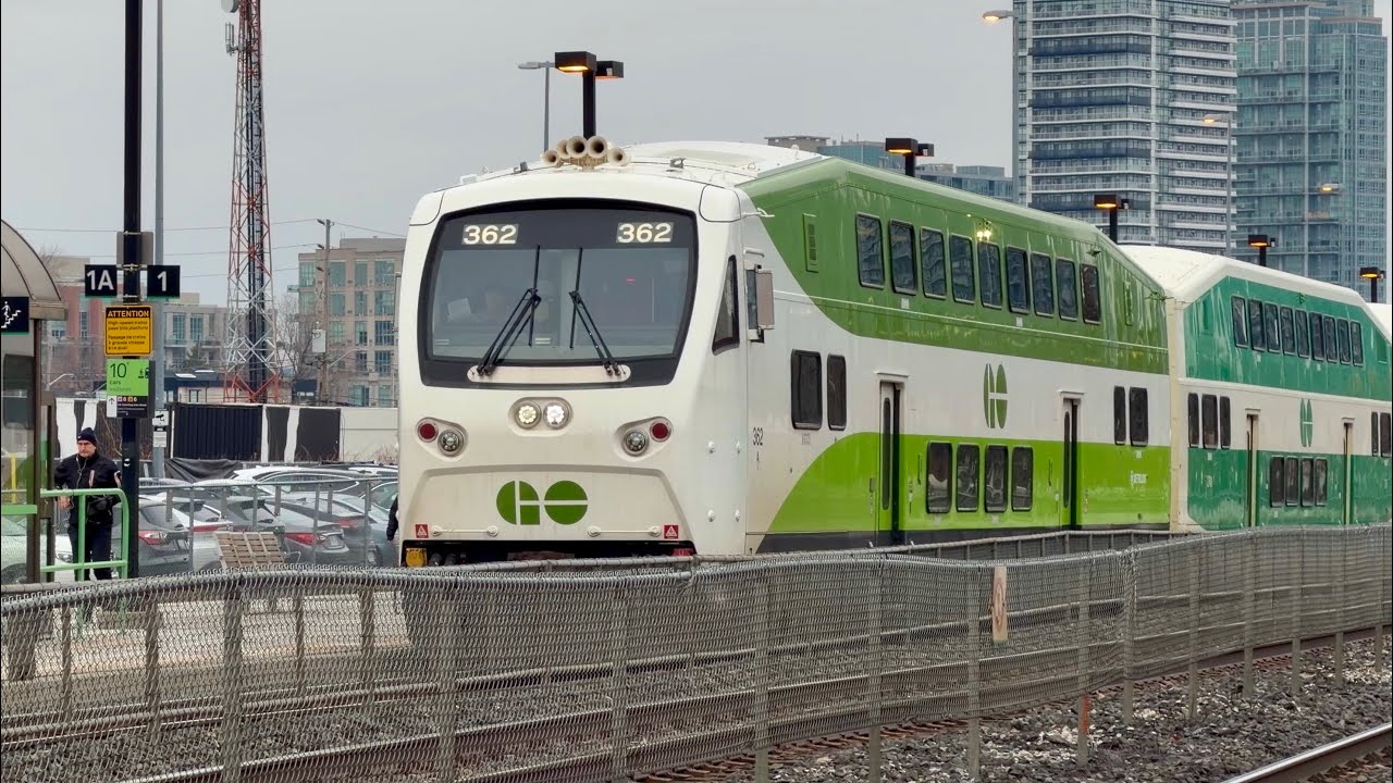 Replacement 10 car set! GO 1717 departs Mimico with 362/665