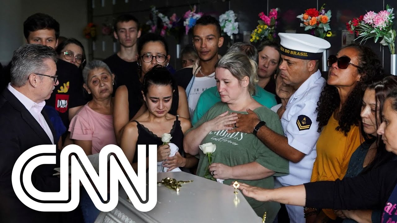 Crianças mortas em ataque a creche em Blumenau são sepultadas | CNN 360º
