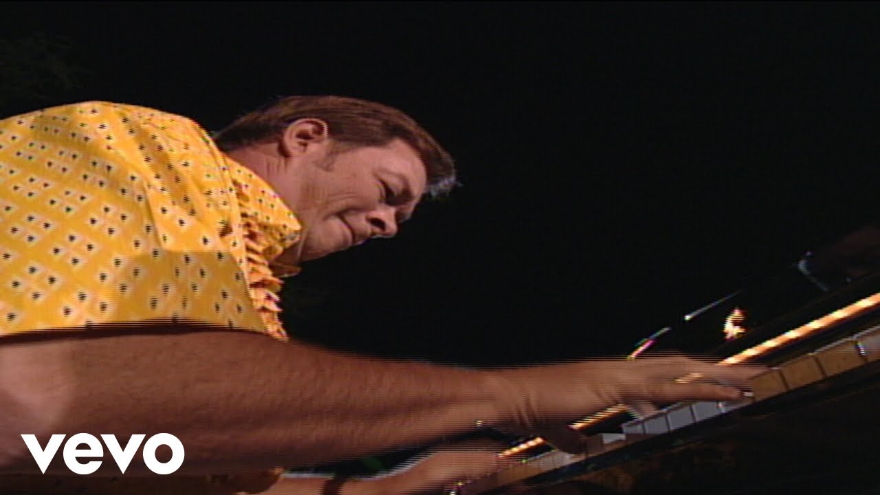 Bill & Gloria Gaither - Just a Little While / Meeting in the Air [Live] ft. Anthony Burger