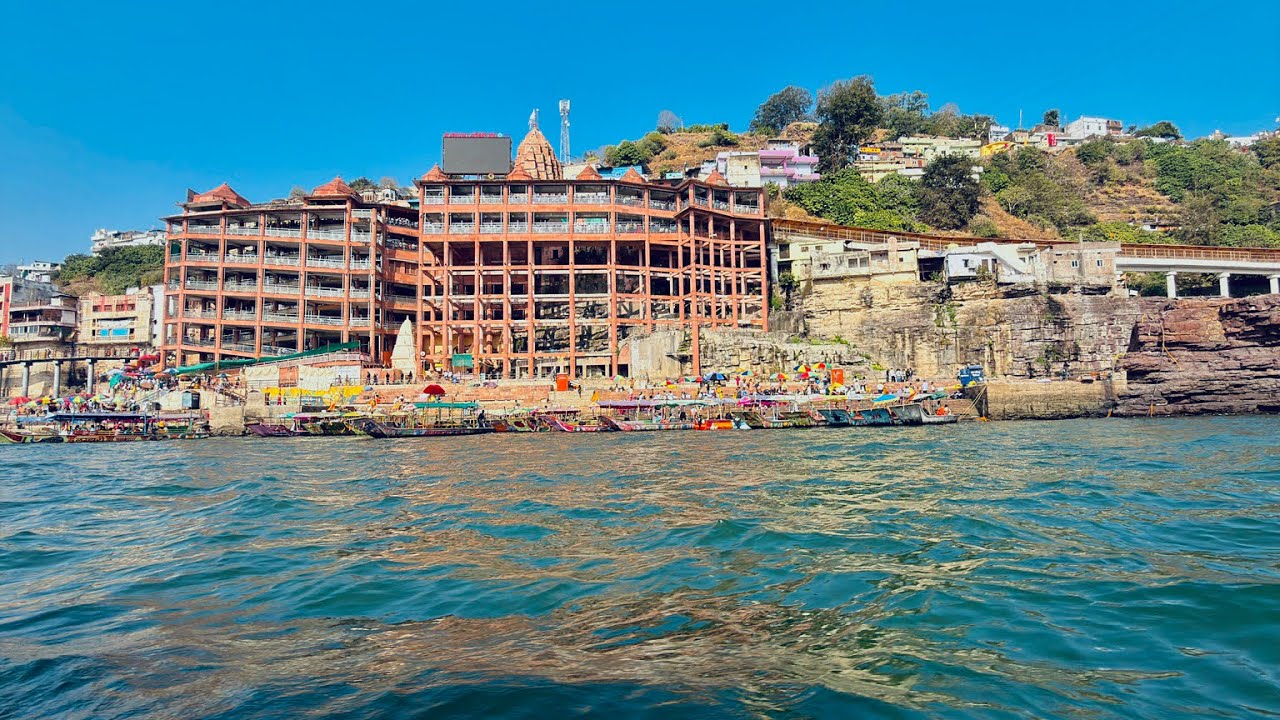 आम्ही गेलो होतो ओंकारेश्वर मंदिरात 🔱📿🙏🏻 #omkareshwar #omkareshwarmandir #vlog #dailyvlog 
